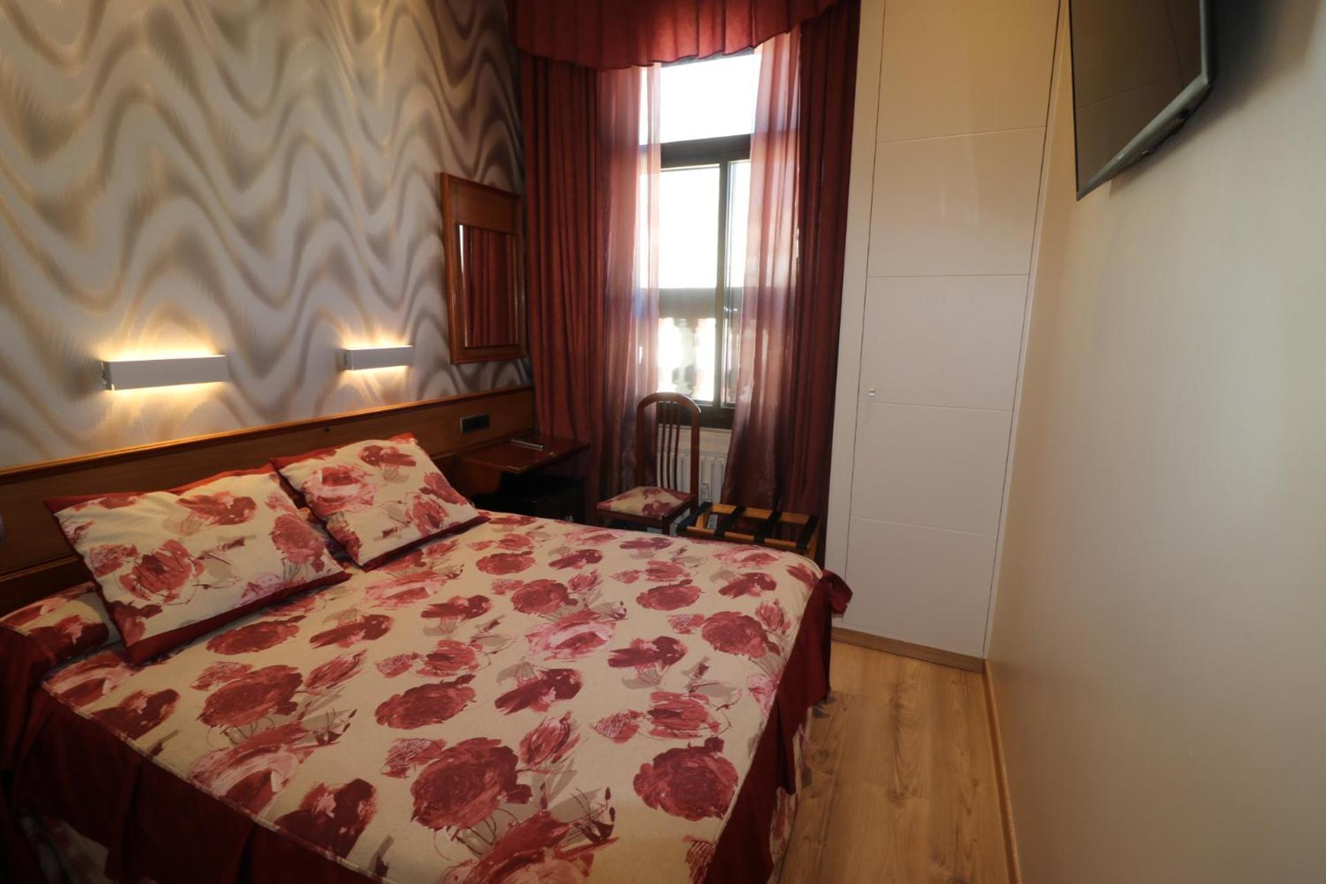 Hostal Hispano - Argentino Gran Via Madrid Dış mekan fotoğraf