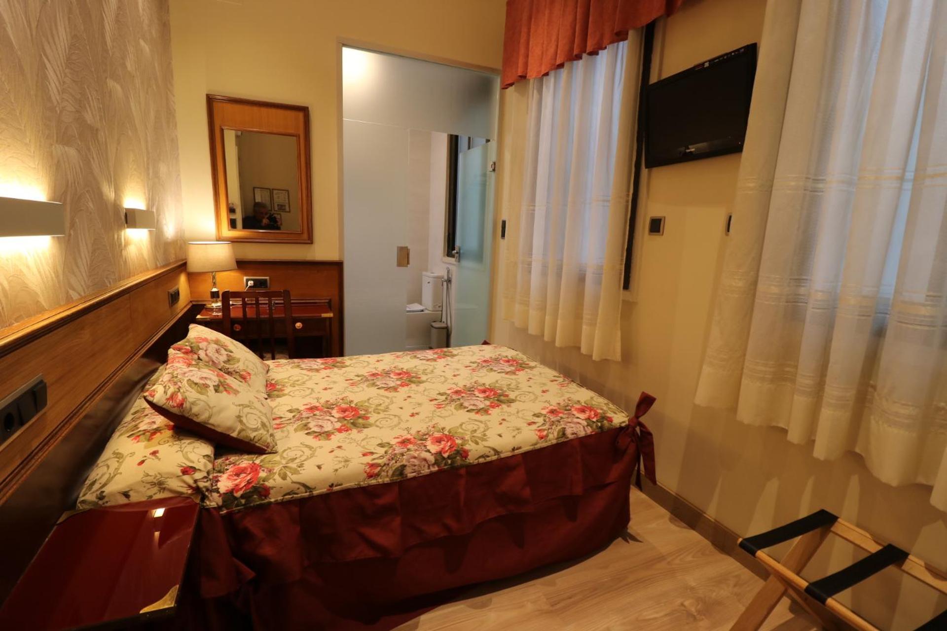 Hostal Hispano - Argentino Gran Via Madrid Dış mekan fotoğraf