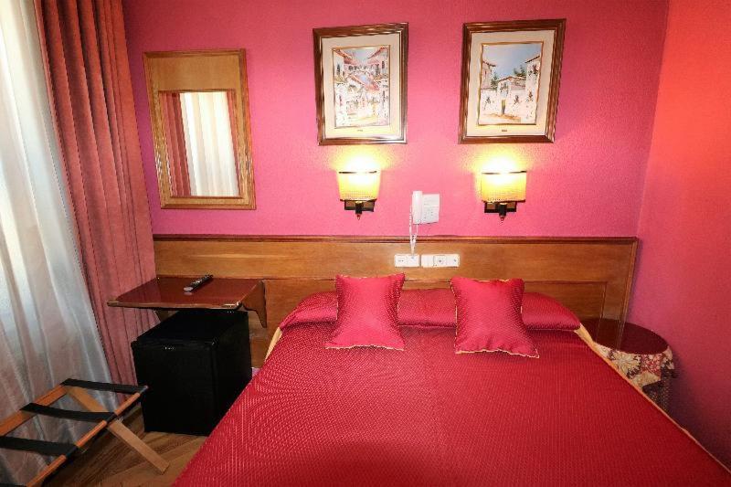 Hostal Hispano - Argentino Gran Via Madrid Oda fotoğraf