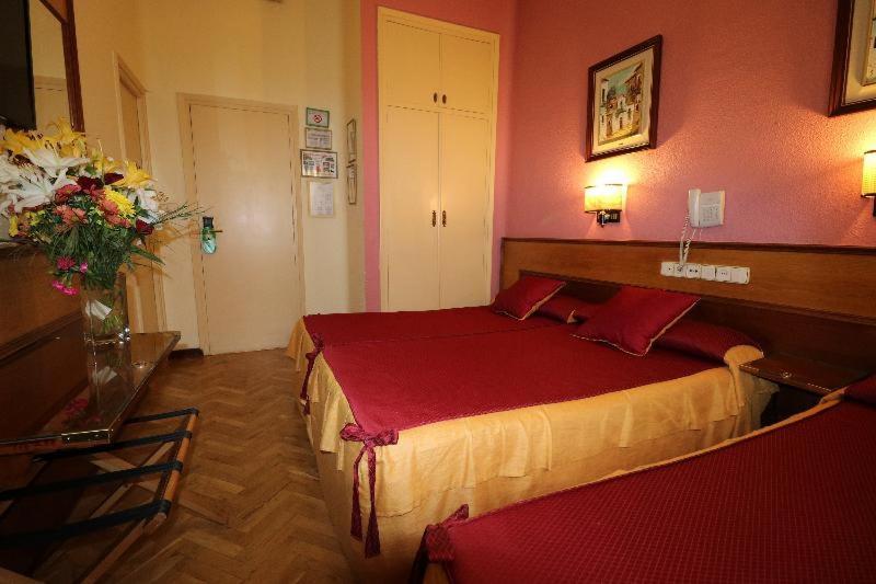 Hostal Hispano - Argentino Gran Via Madrid Oda fotoğraf