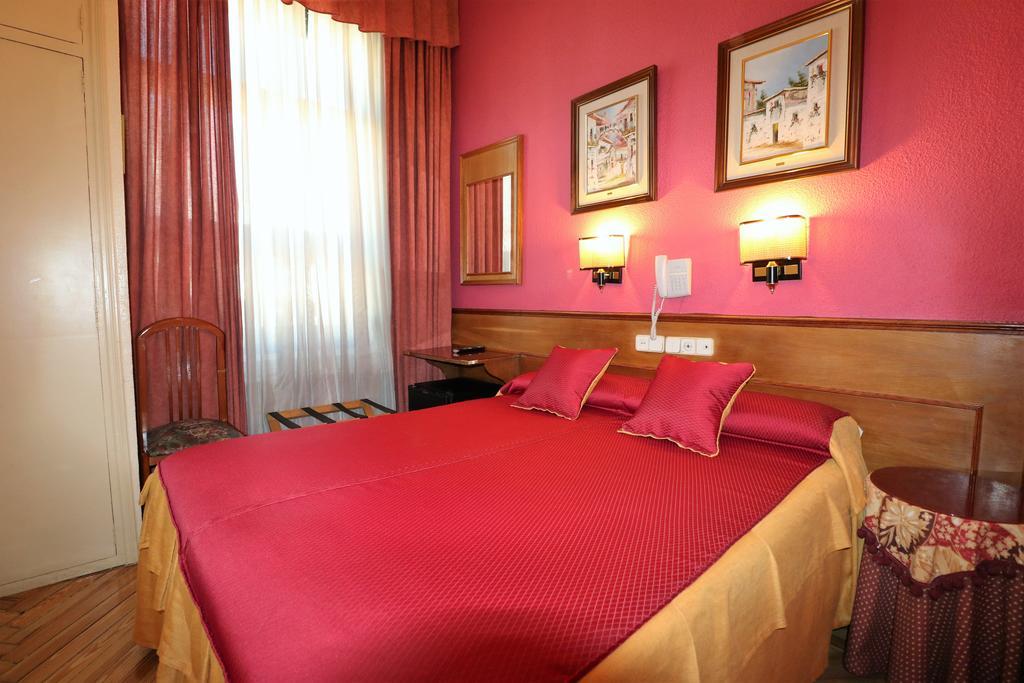 Hostal Hispano - Argentino Gran Via Madrid Dış mekan fotoğraf