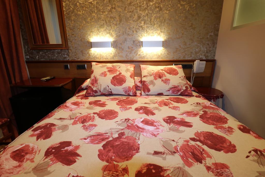 Hostal Hispano - Argentino Gran Via Madrid Dış mekan fotoğraf